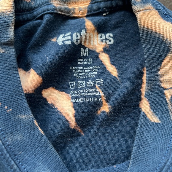 Repurposed bleached tee Etnies - Picture 3 of 3